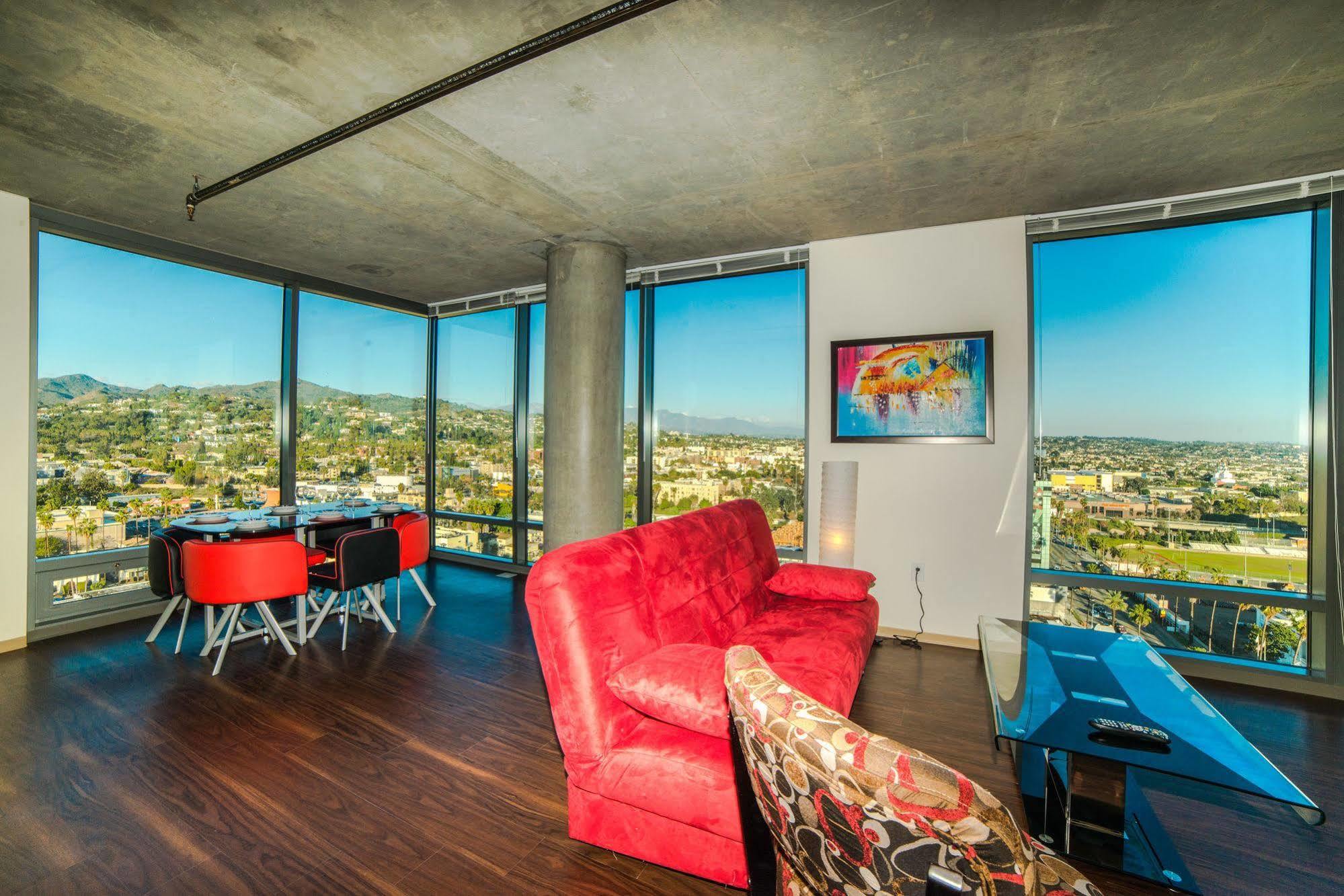 Hollywood Panorama Suites Los Angeles Exterior photo